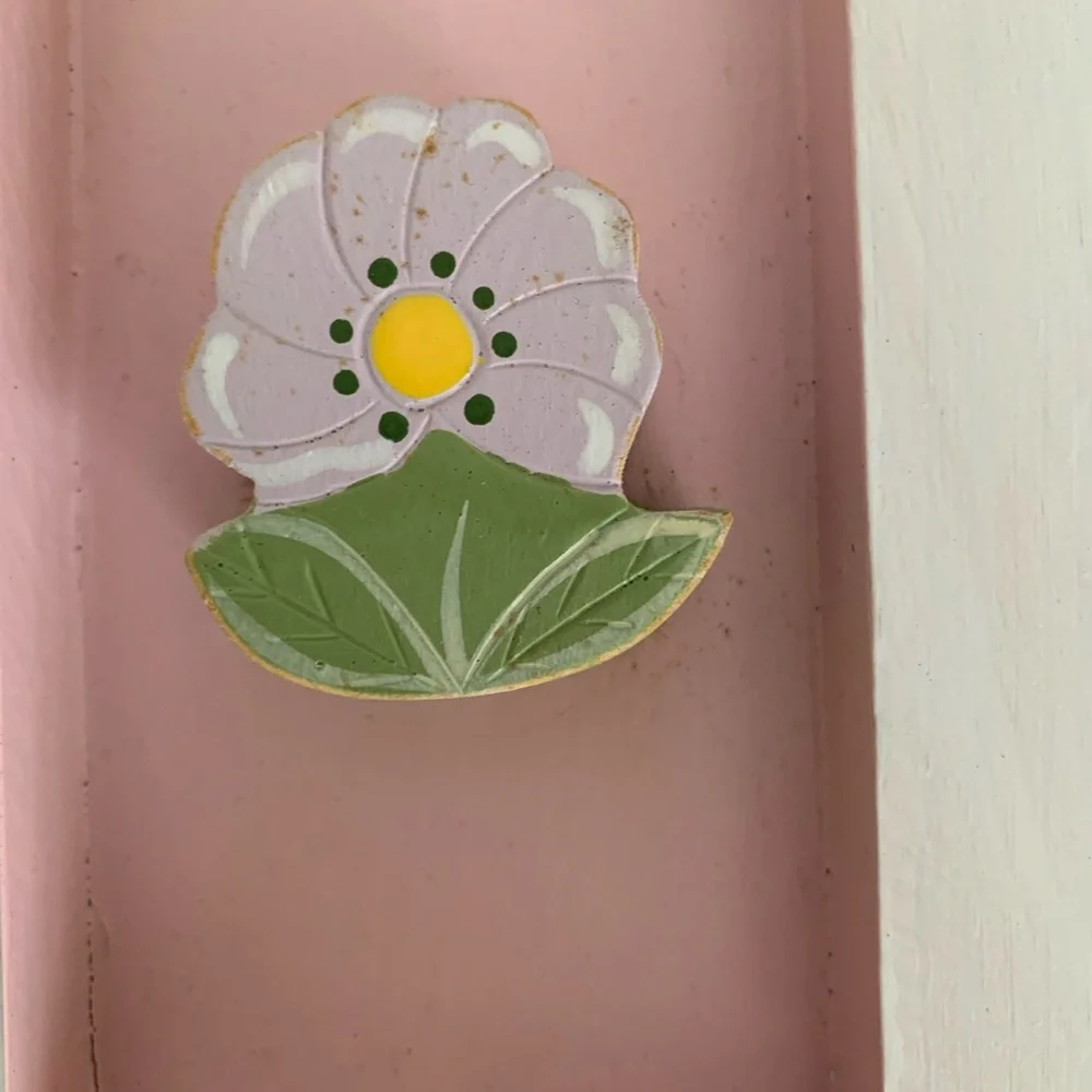 NWT Vintage Floral Wooden Box Frame Wall Art White Pink 2001 Hanging Picture